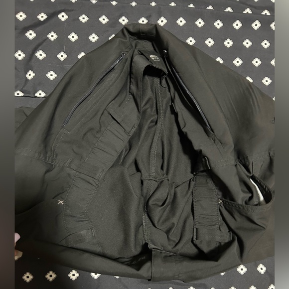 Used Mens Wrangler Black performance shorts - size 40 - Picture 4 of 8